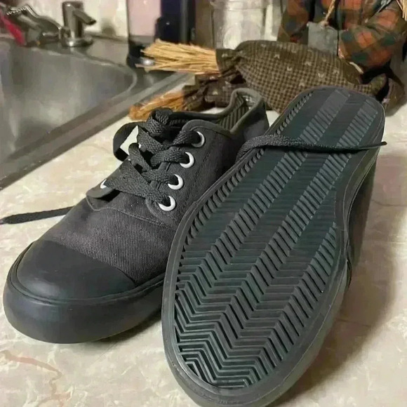 Bangs shoes - Picture 3 of 3